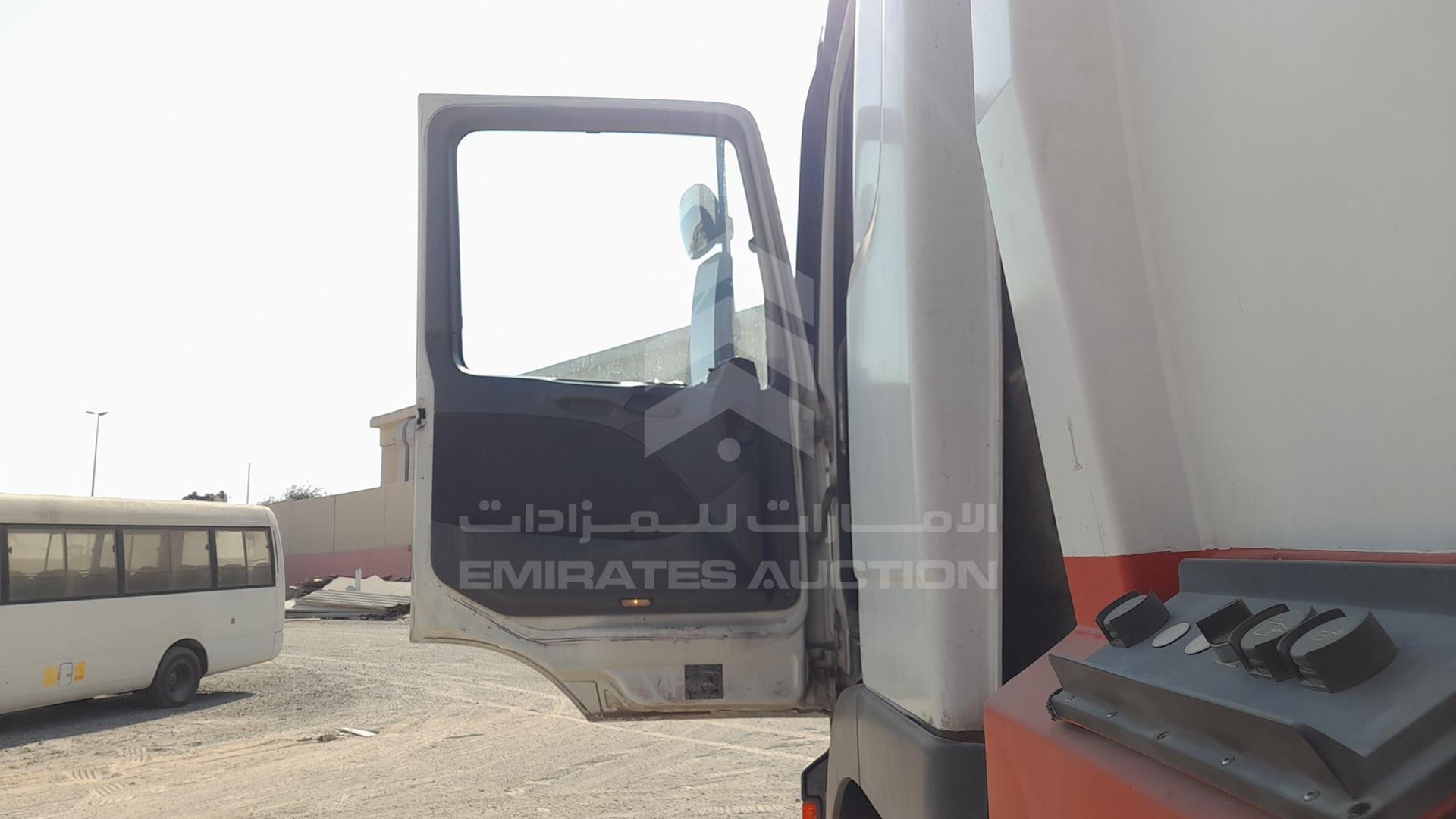 2008 MERCEDES ACTROS VIN: WDAKHCAA58L307767