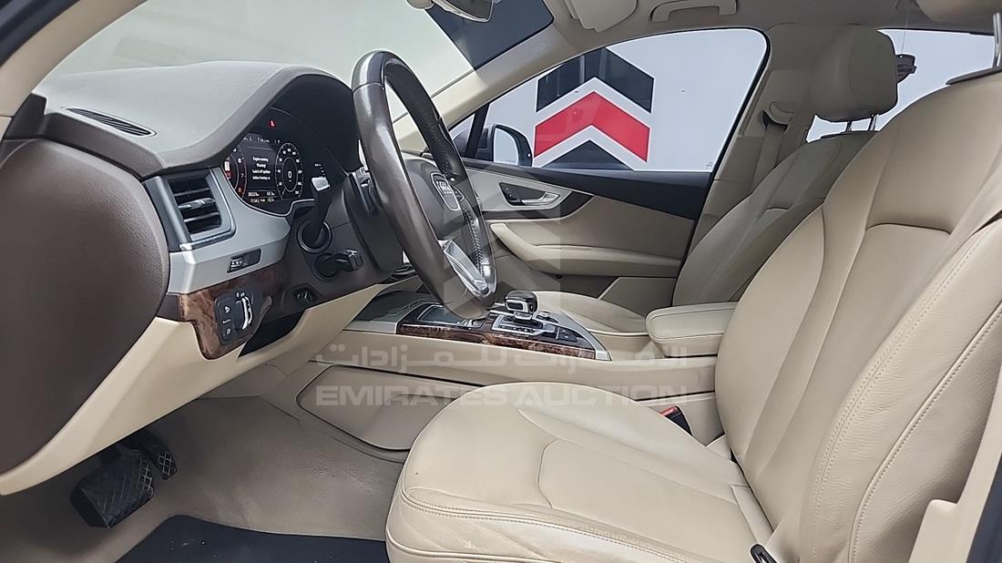 2016 Audi Q7 — Front Left Driver Seat View — Photo 15