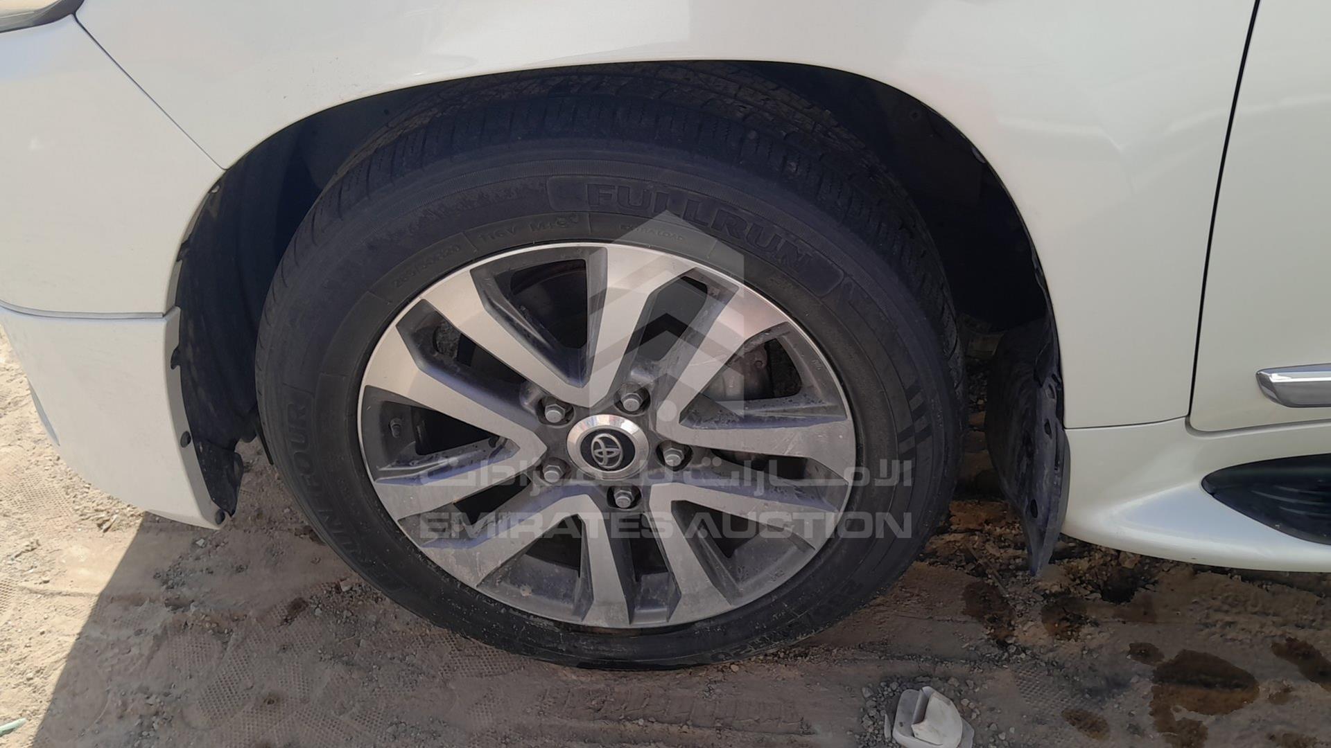 2017 TOYOTA LAND CRUISER VIN: JTMHY05J0H4057056