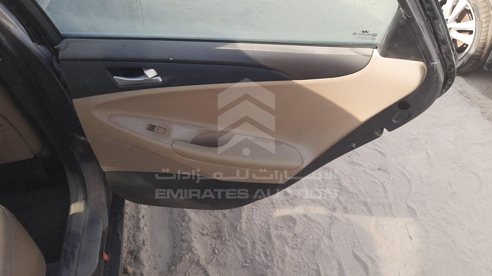 2014 HYUNDAI SONATA VIN: KMHEB41C5EA602180