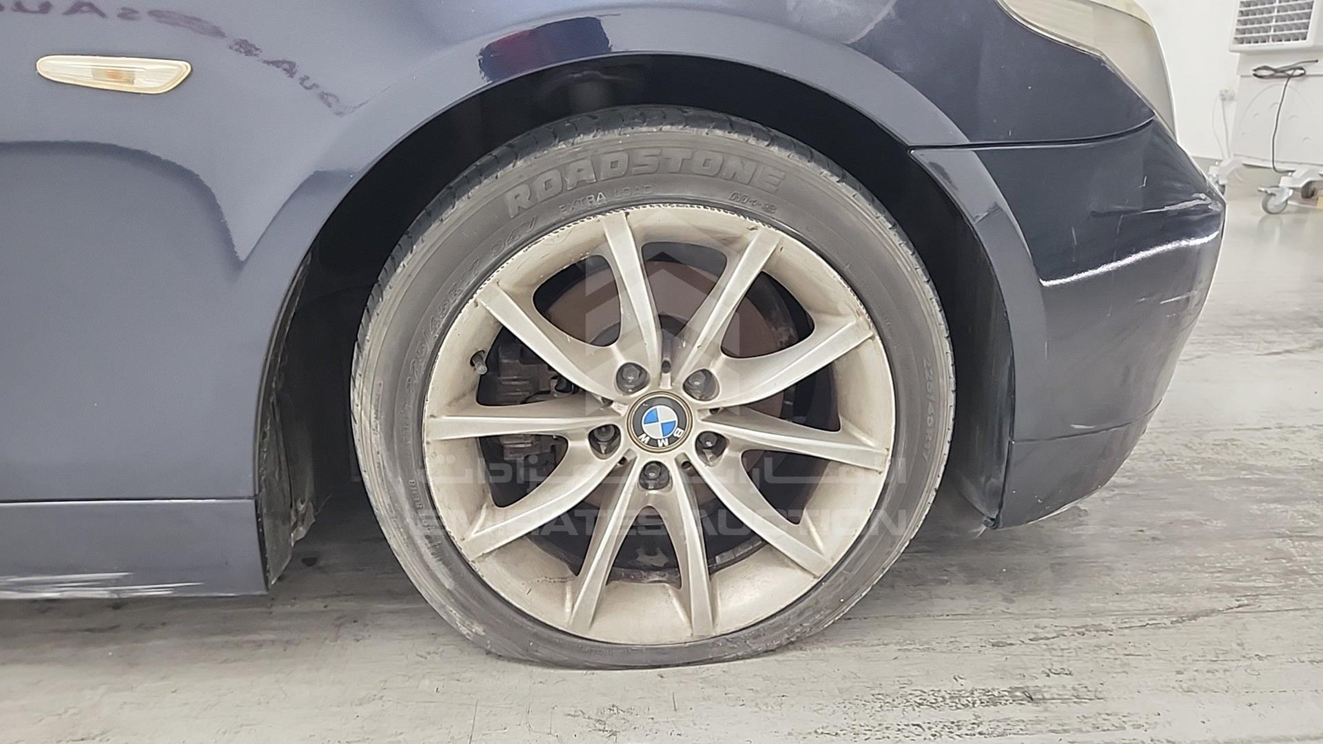 0 BMW 523I VIN: WBANE310X0B953095