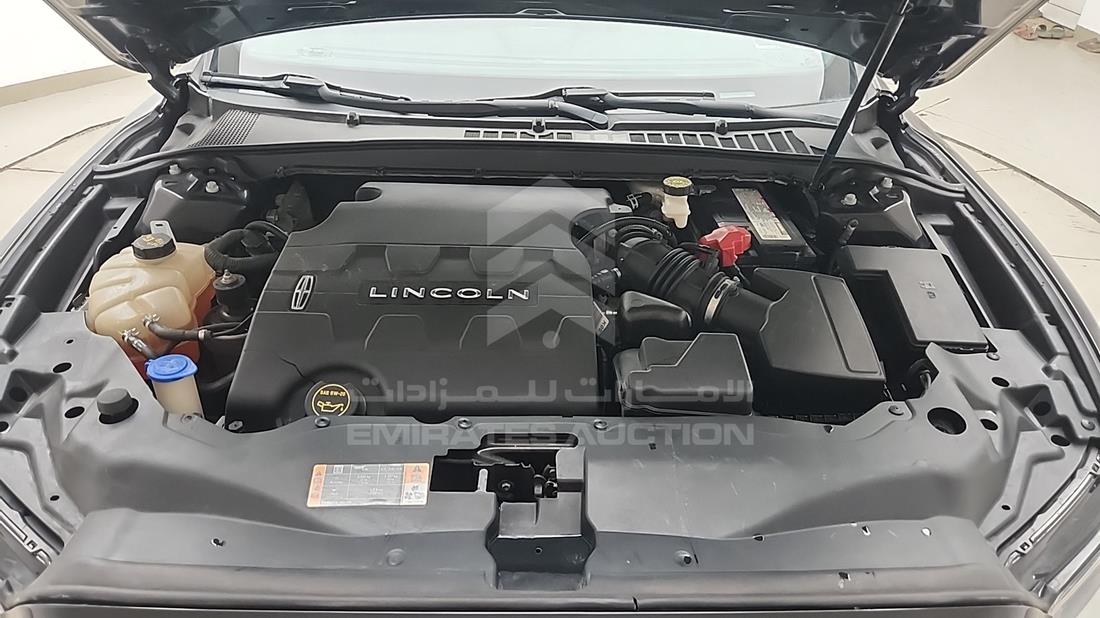 لينكولن Continental 2020 — خليج المحرك — صورة 32