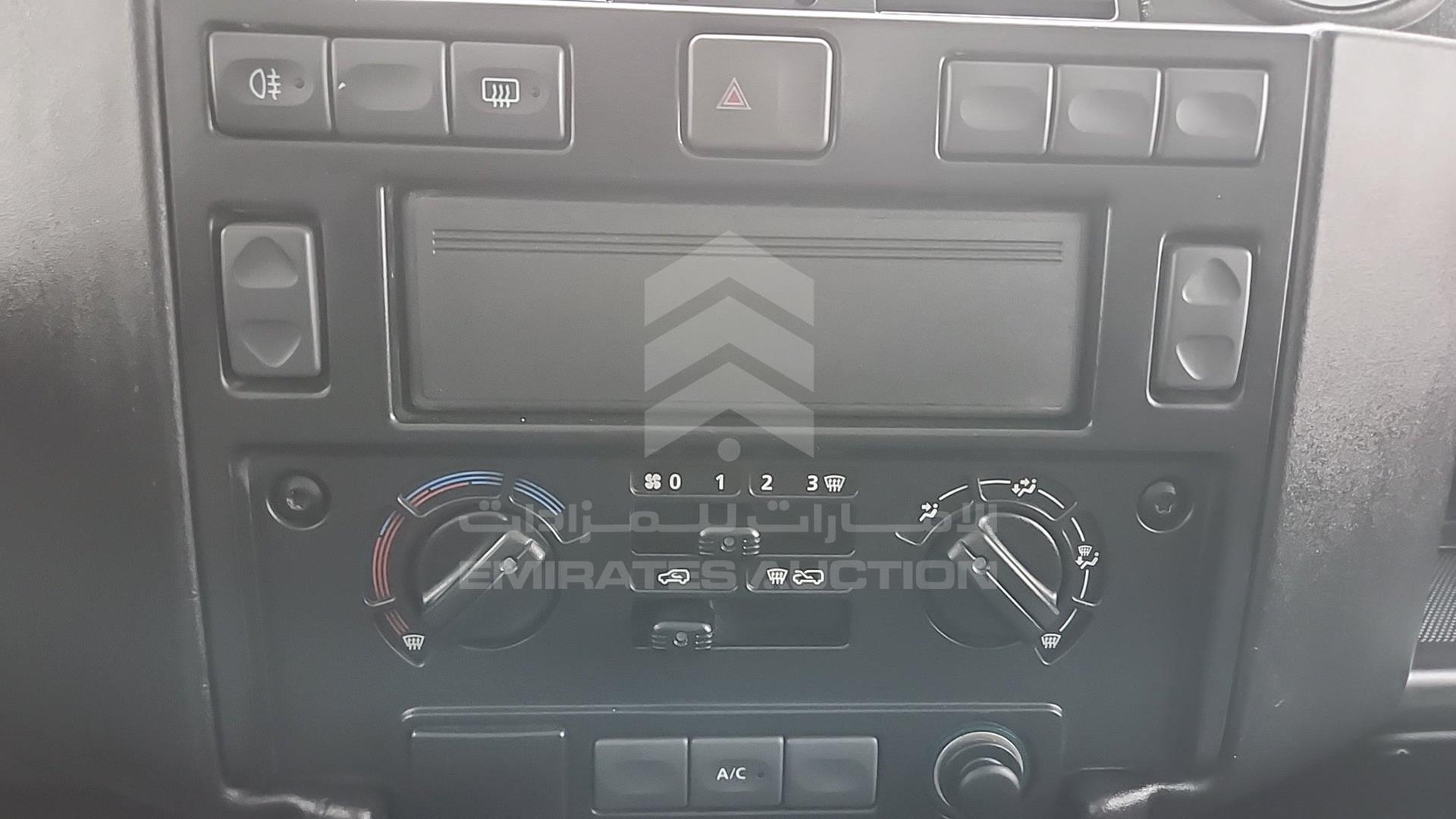 2011 LAND ROVER DEFENDER VIN: SALLDVBS8BA405450