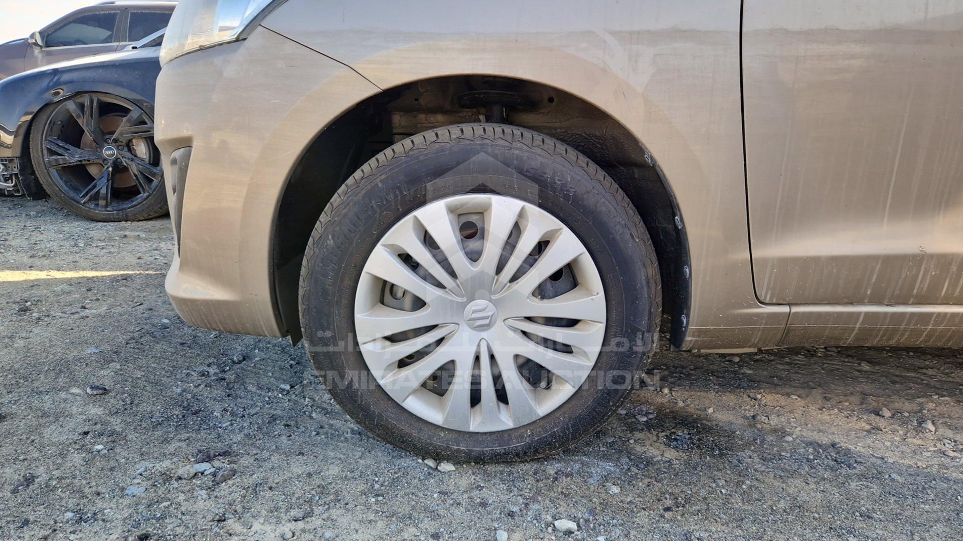 2015 SUZUKI ERTIGA VIN: MA3ZE8A11F0261397