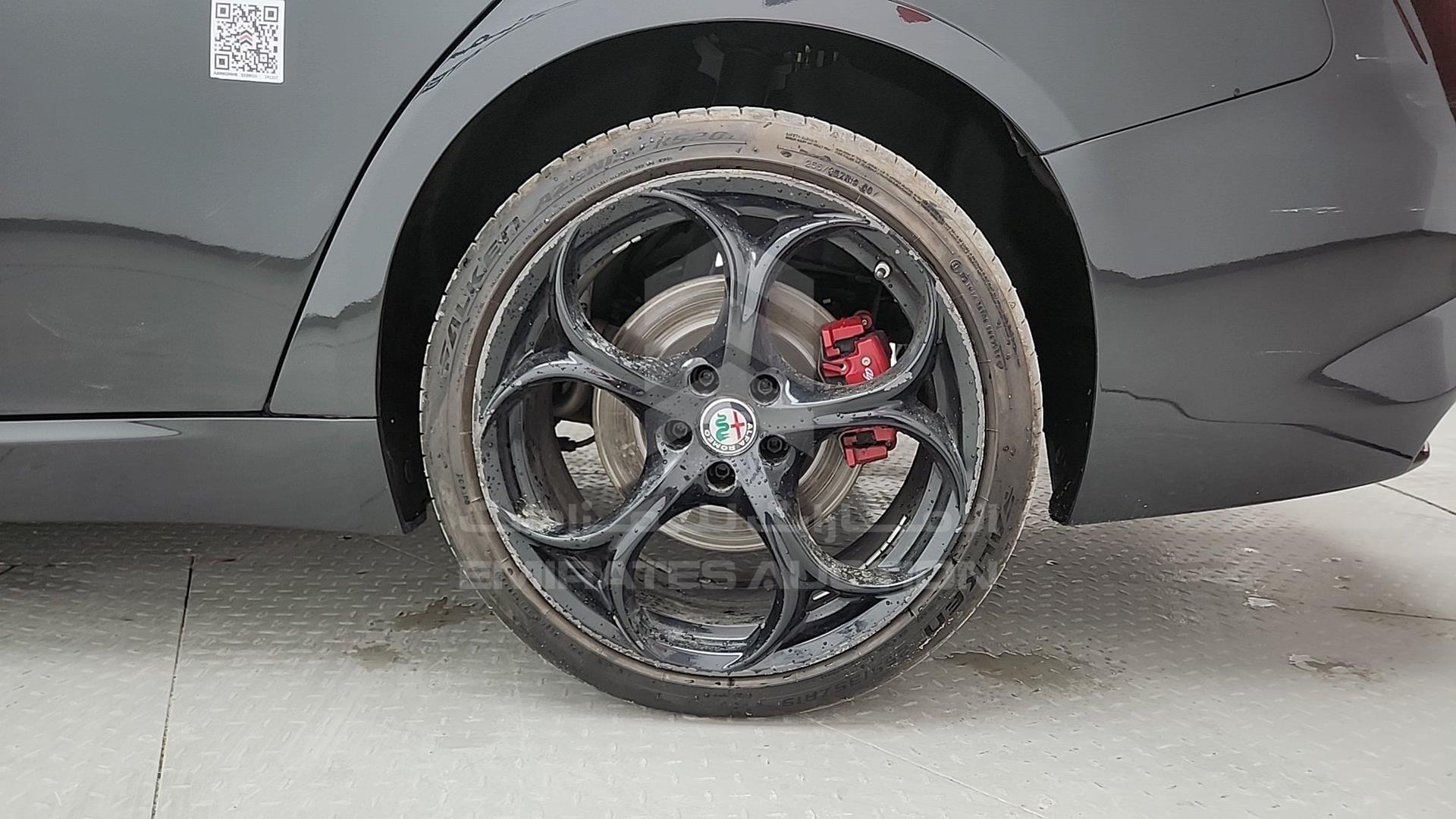 2019 ALFA ROMEO GIULIA VIN: ZAREAFDN7K7612658