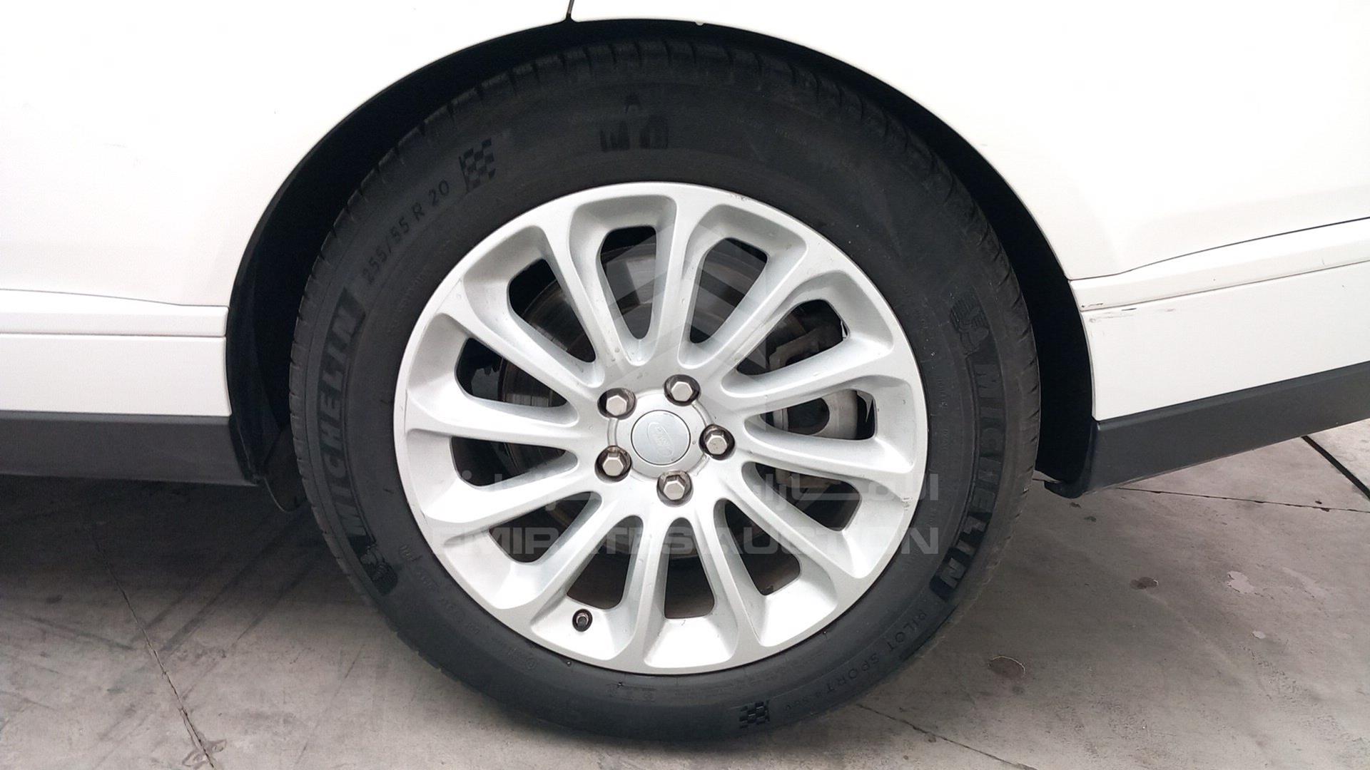 2018 RANGE ROVER HSE VIN: SALGA2BVXJA395227