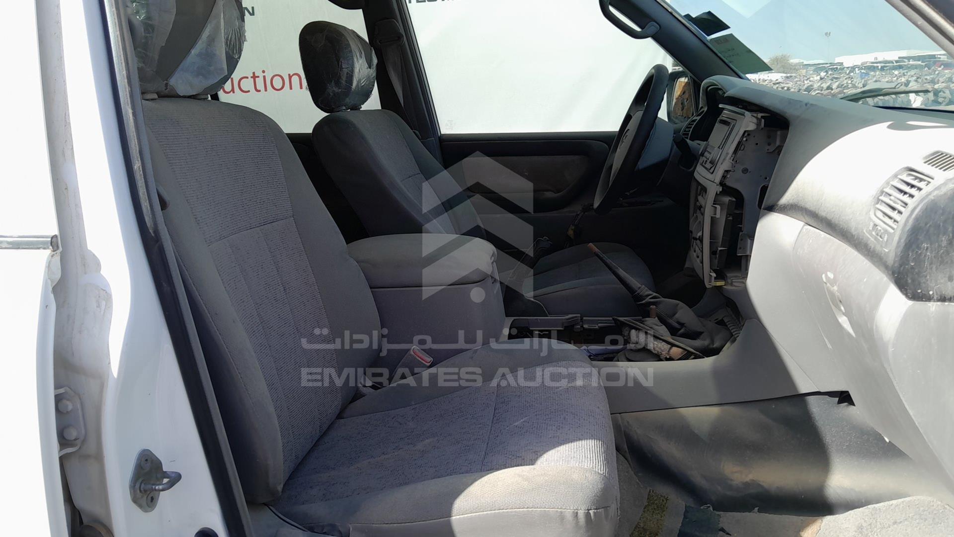 2007 TOYOTA LAND CRUISER VIN: JTGHJ01J273009558