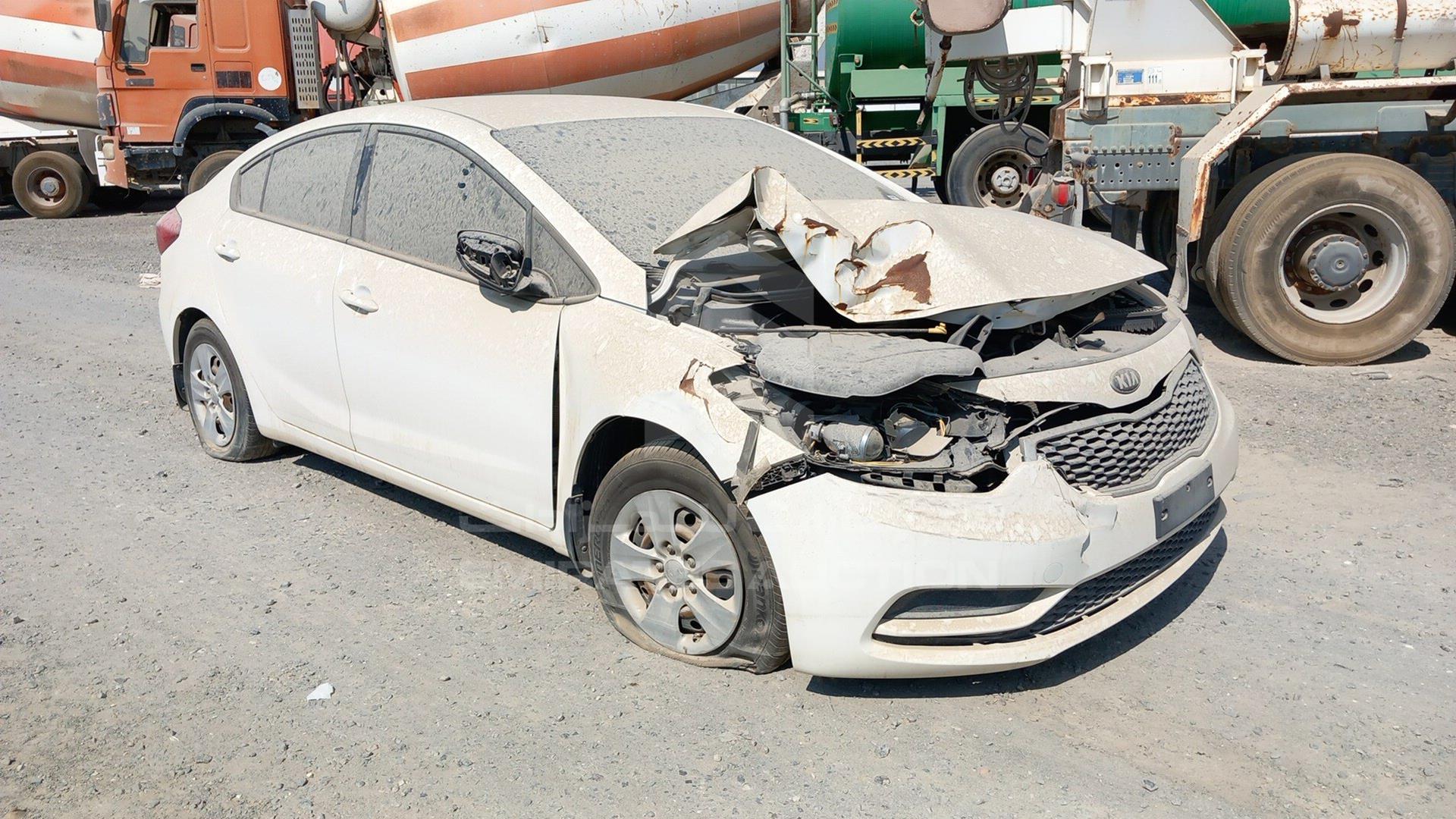 2013 KIA CERATO VIN: KNAFK4111D5806888