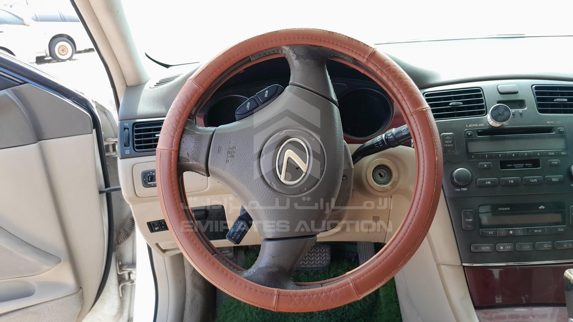 2002 LEXUS ES 300 VIN: JTHBF30G420027791