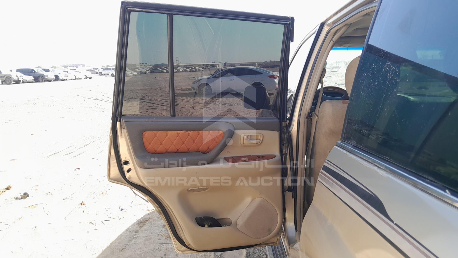 2005 TOYOTA LAND CRUISER VIN: JTEHT05J052076708