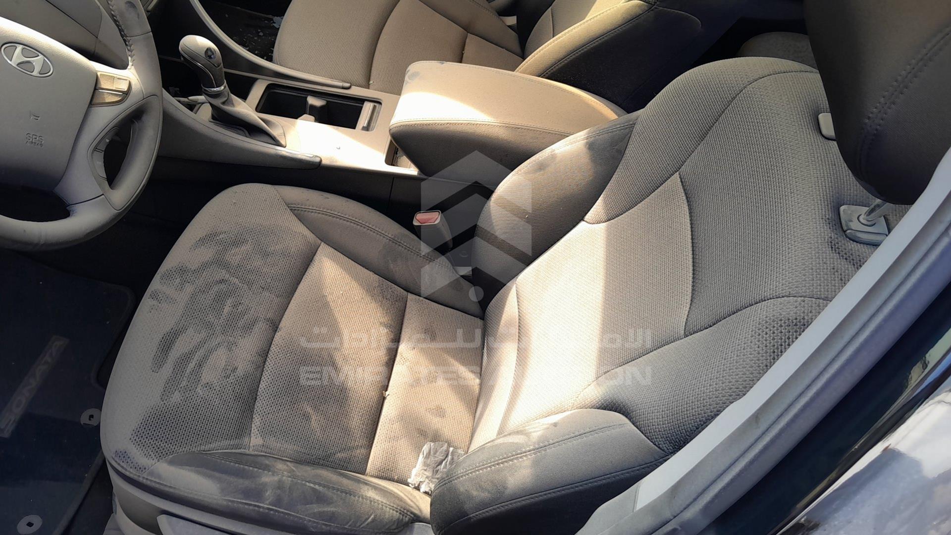 2015 HYUNDAI SONATA VIN: KMHEB41C2FA641276