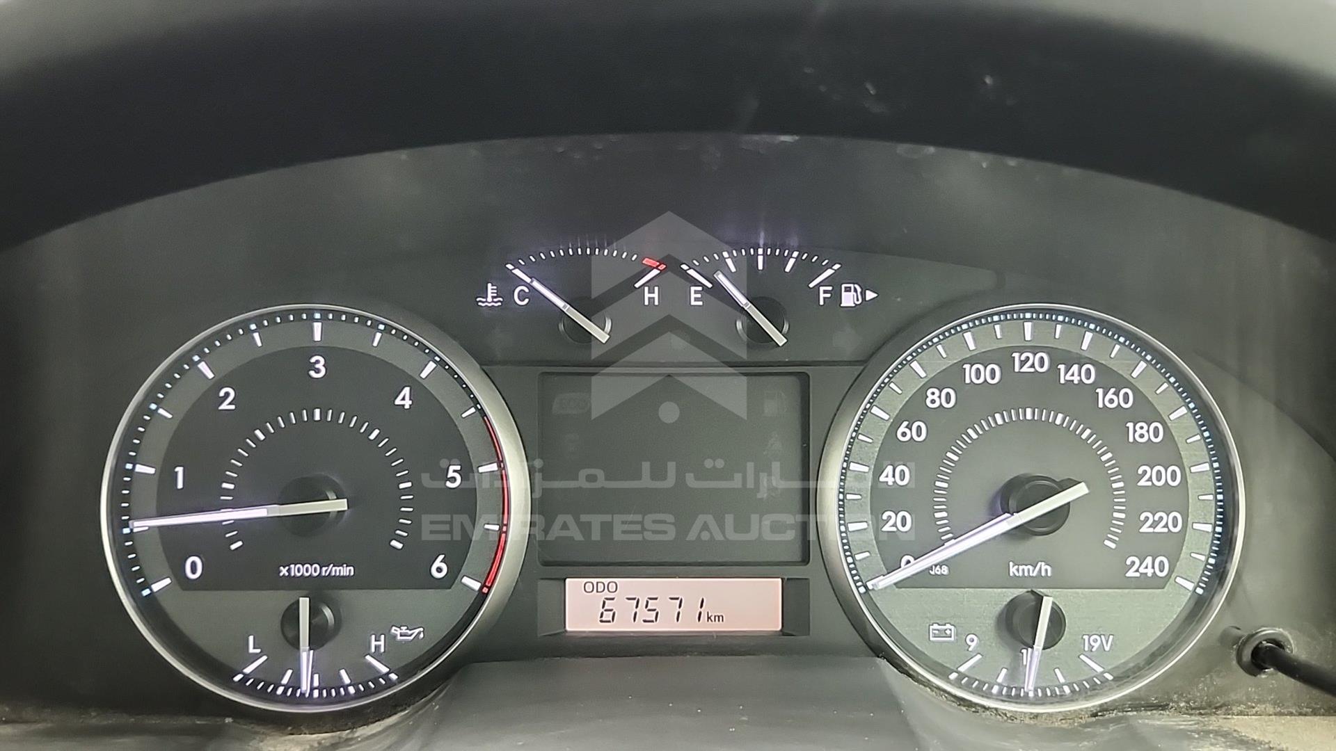 2014 TOYOTA LC 200 VIN: JTMHV09J404134910
