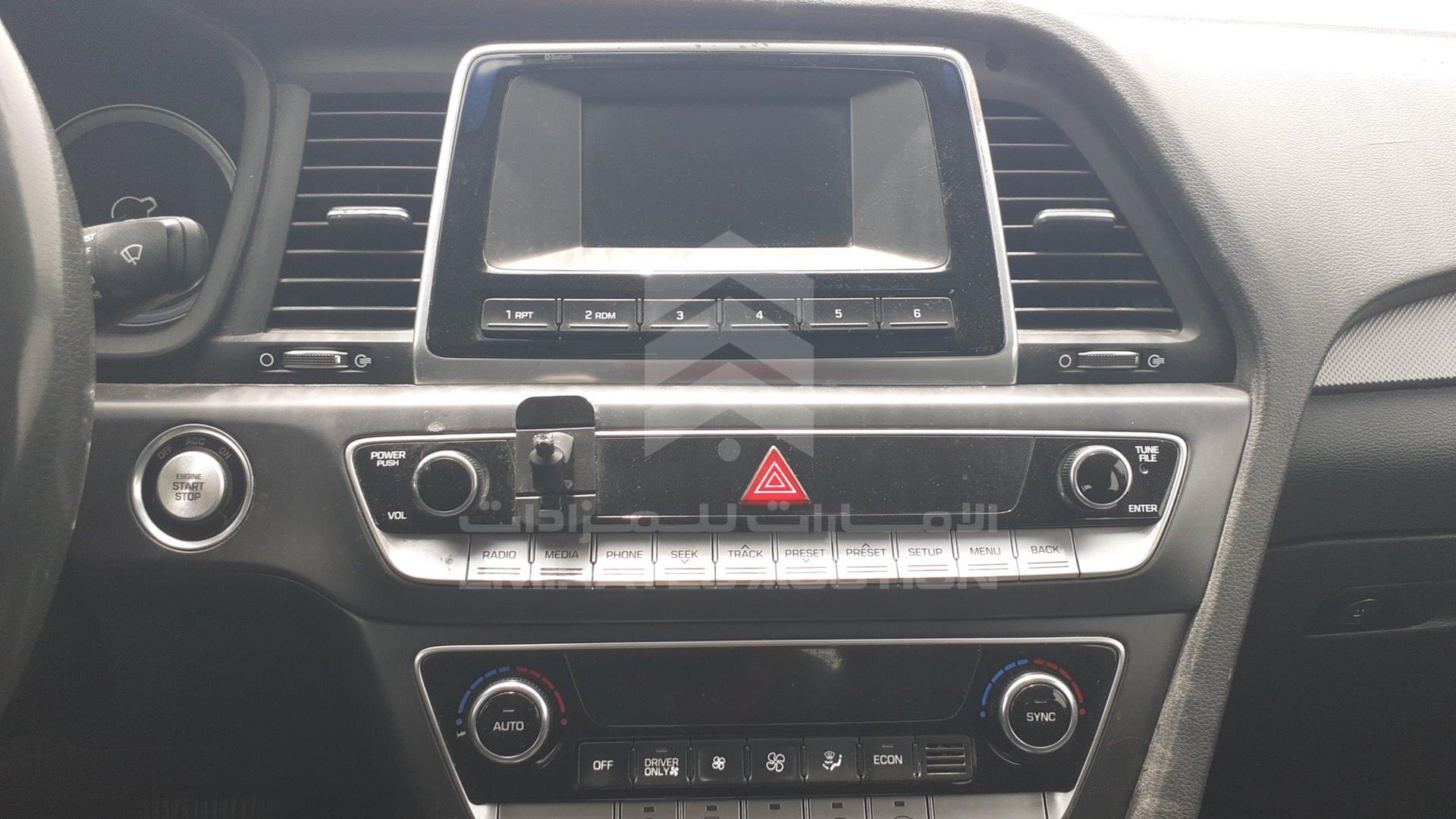 2019 HYUNDAI SONATA VIN: KMHE24130KA092672