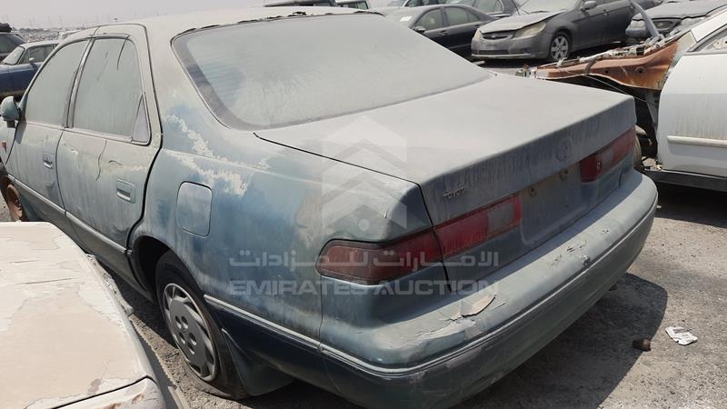 VIN: 6T153SK20WX351371 Auction: EmiratesAuction Lot: 343695 6T153SK20WX351371 Toyota Camry 1998 GREEN Photo 5