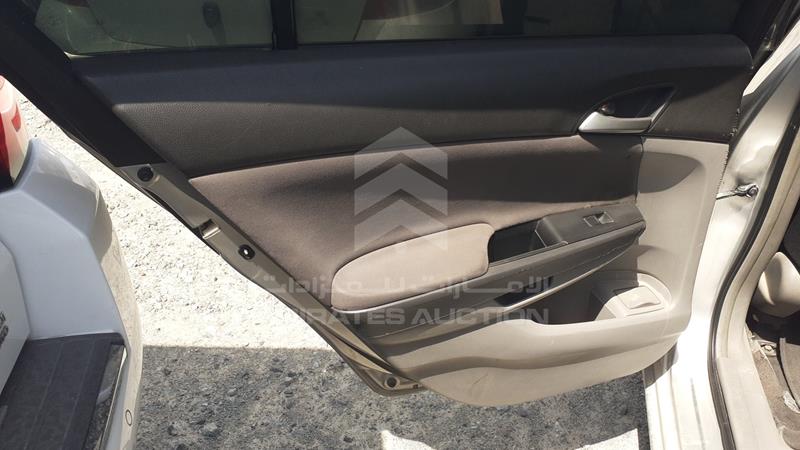 JHMCP26328C404867 Auction: EmiratesAuction Lot: 412009 JHMCP26328C404867 Honda Accord 2008 SILVER Photo 19