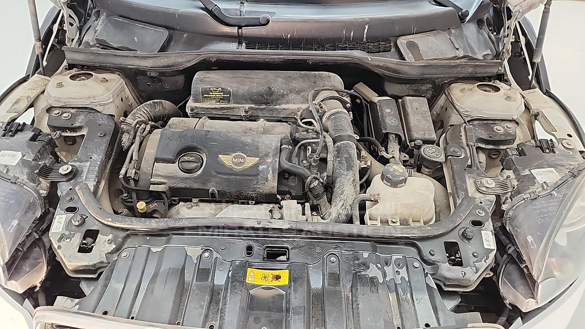 2014 MINI COOPER VIN: WMWZC3C50EWP27812