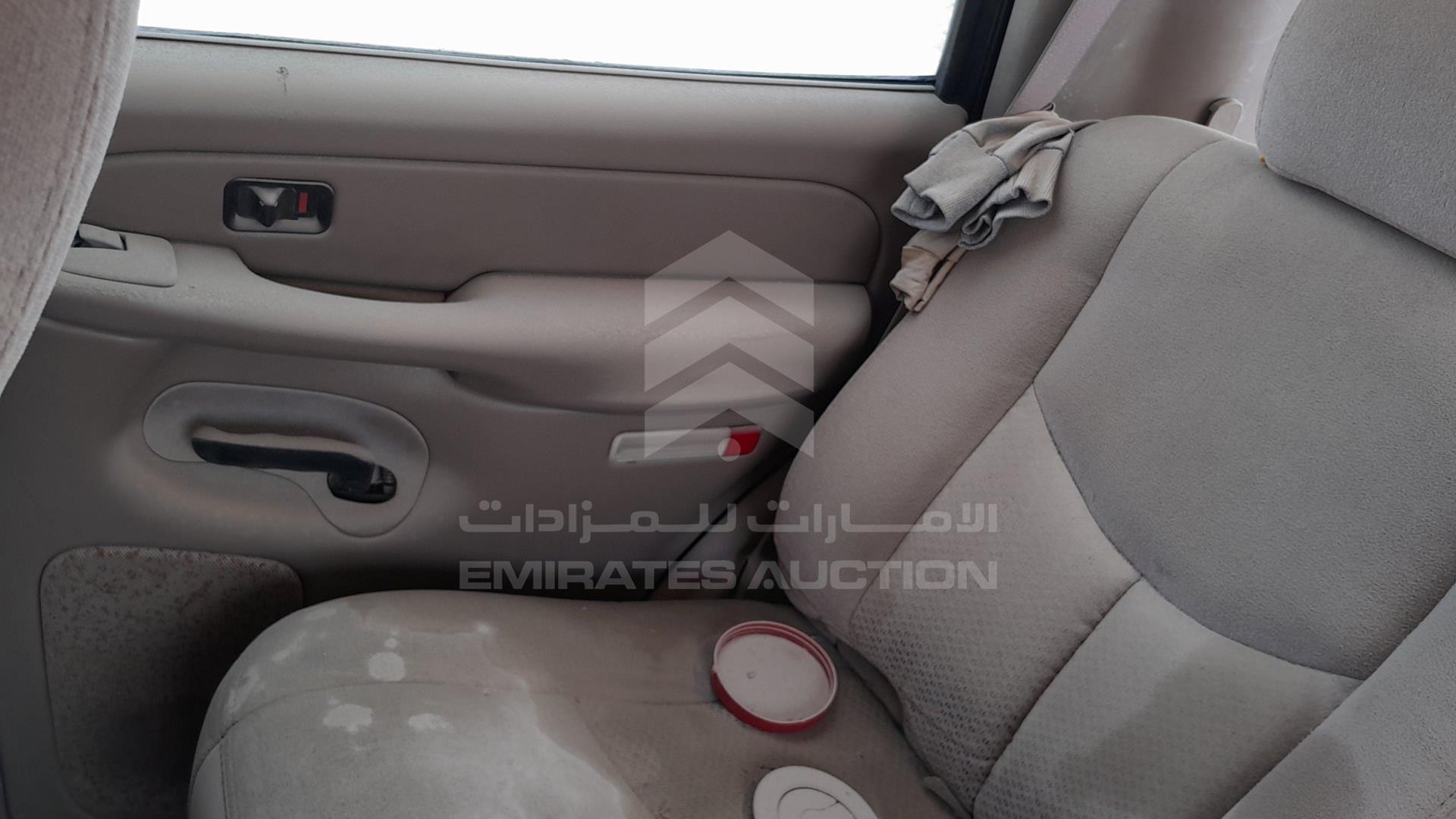 2004 CHEVROLET TAHOE VIN: 1GNEK13T44J123142