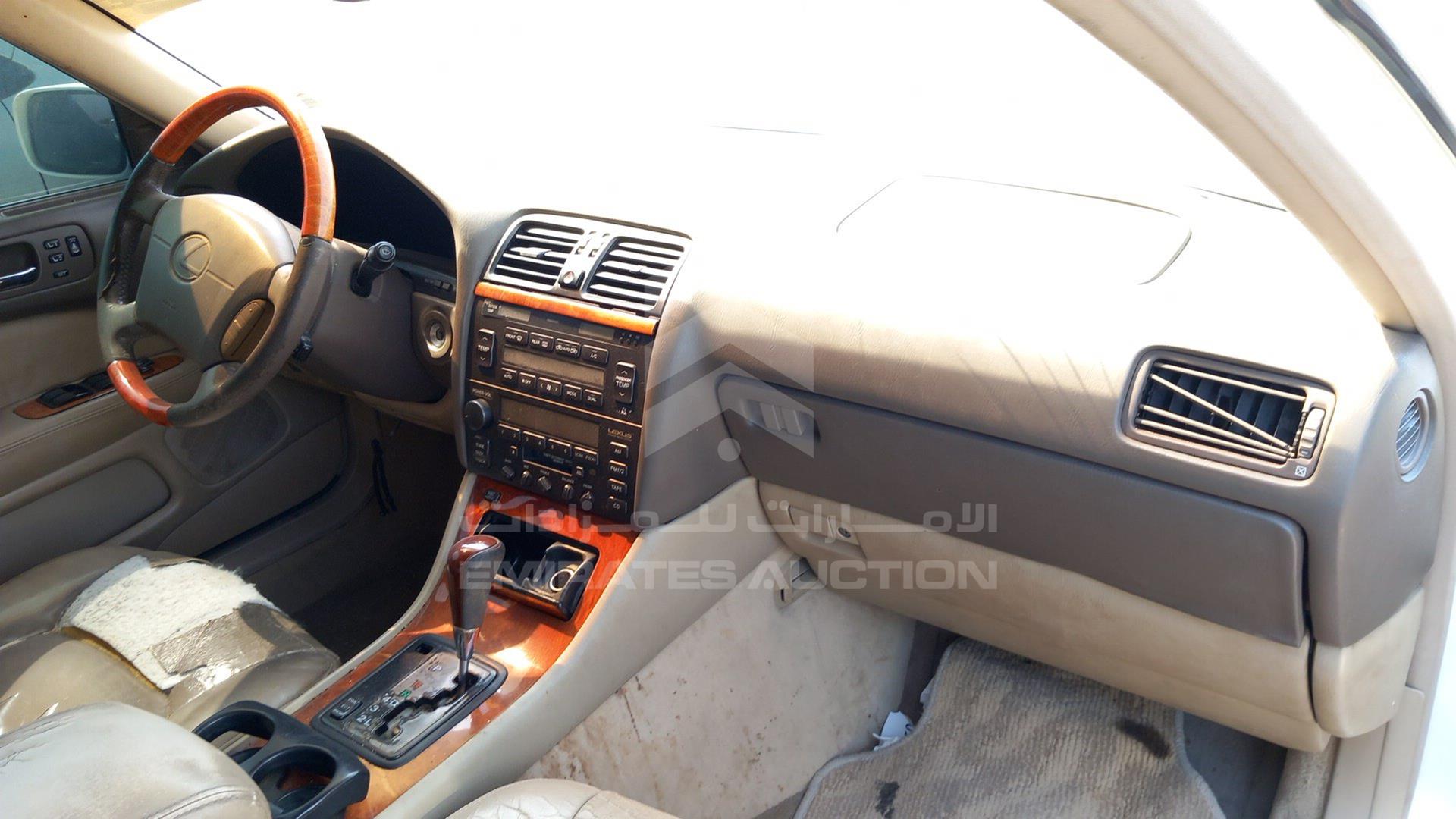 1998 LEXUS LS400 VIN: JT8BH28F2W0127829
