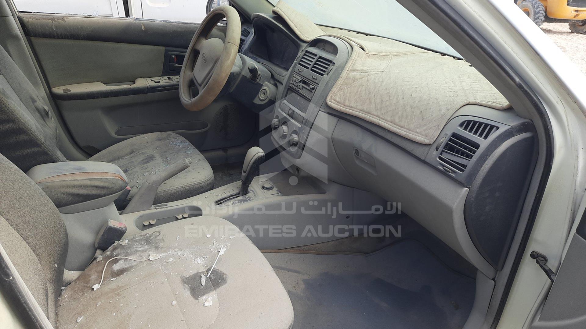 2005 KIA CERATO VIN: KNAFE242455118028
