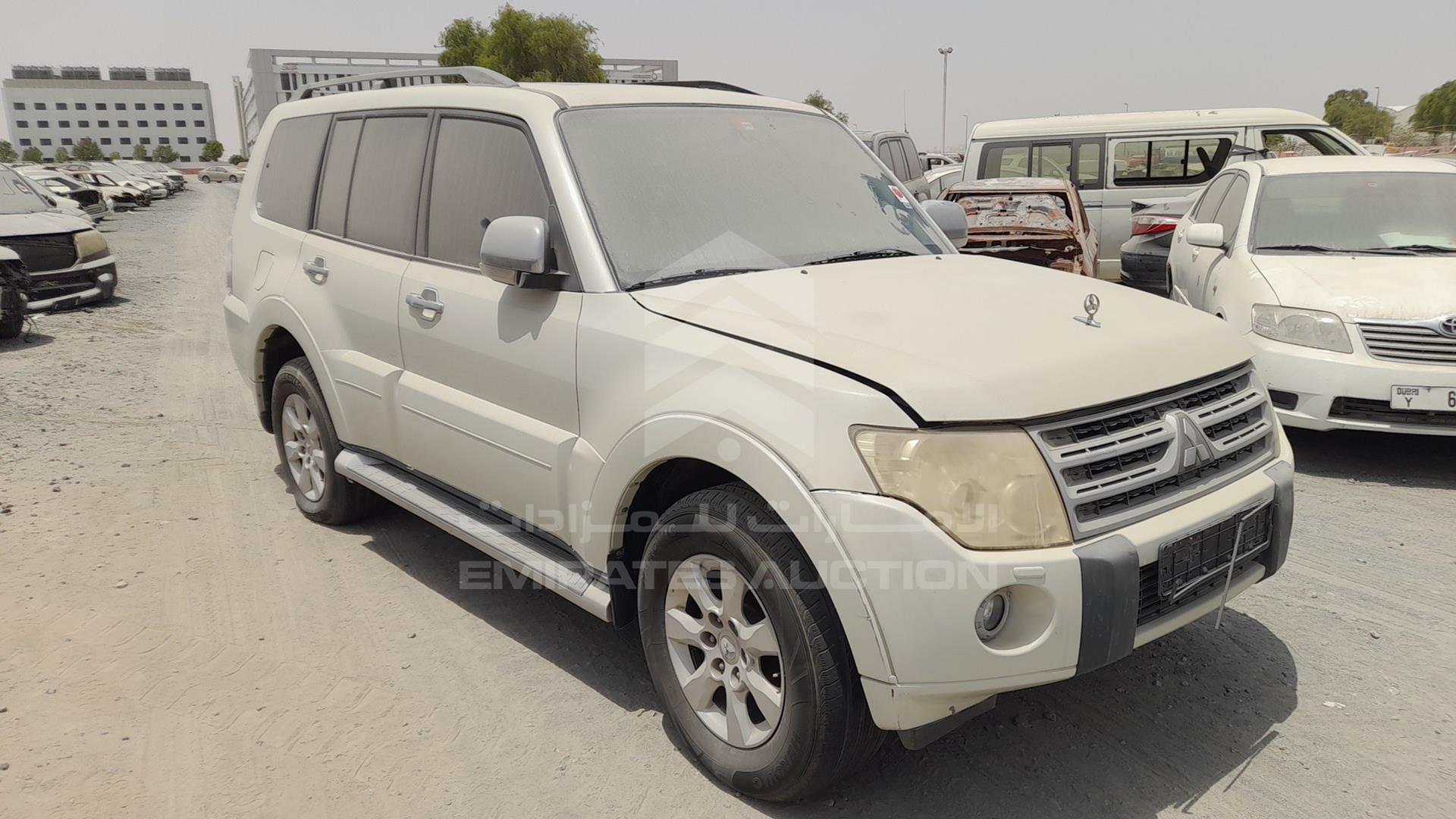 2010 MITSUBISHI PAJERO VIN: JMYLRV95WAJ711426
