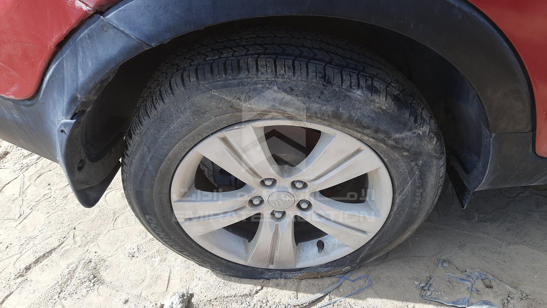 2014 KIA SPORTAGE VIN: KNAPB8129E7481403