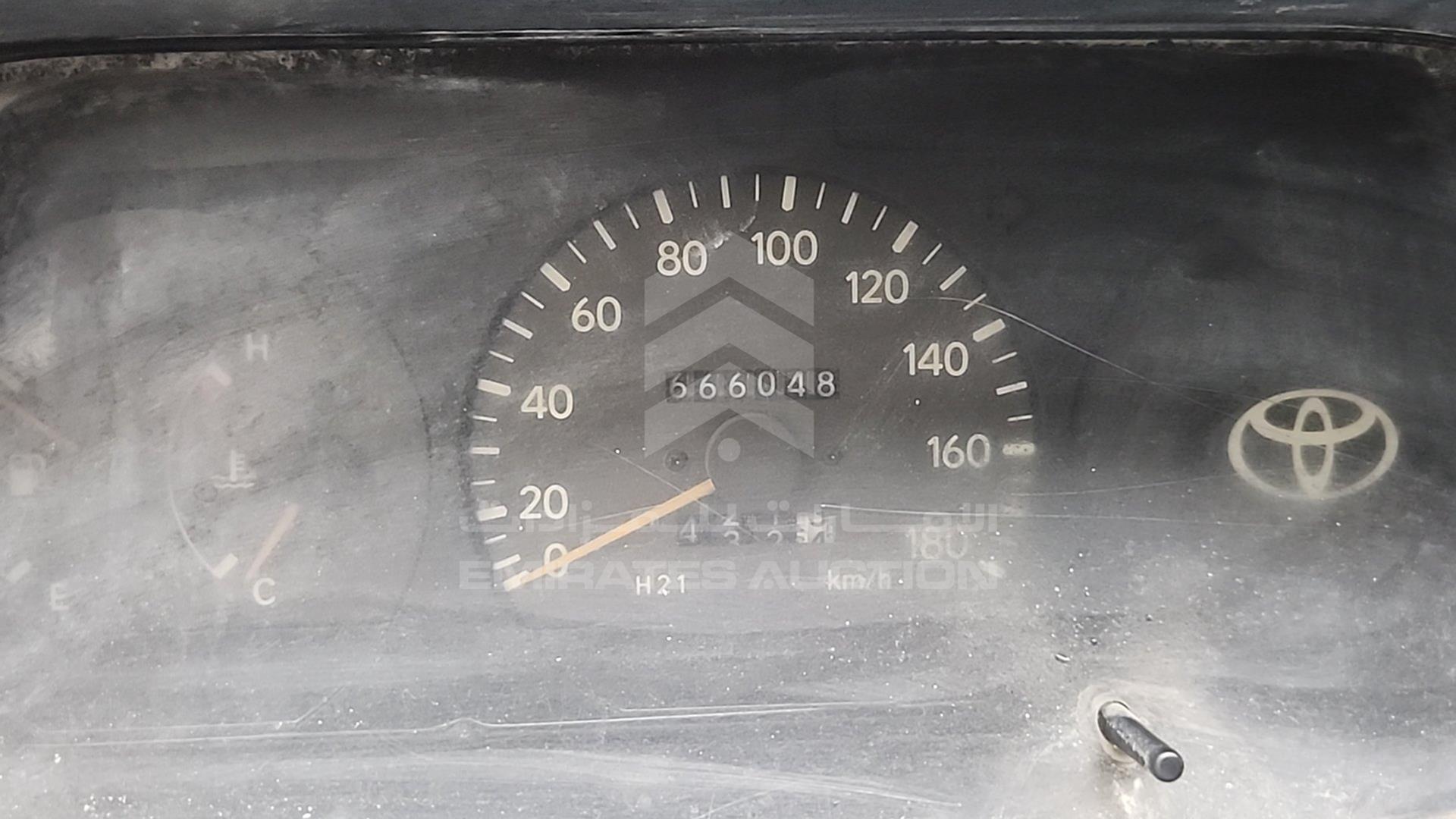 2004 TOYOTA HIACE VIN: JTCFR119347101604