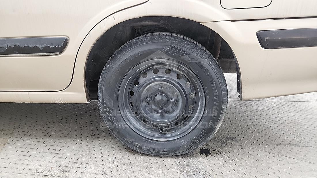 نيسان صني 2002 — الإطار الخلفي الأيسر — صورة 37