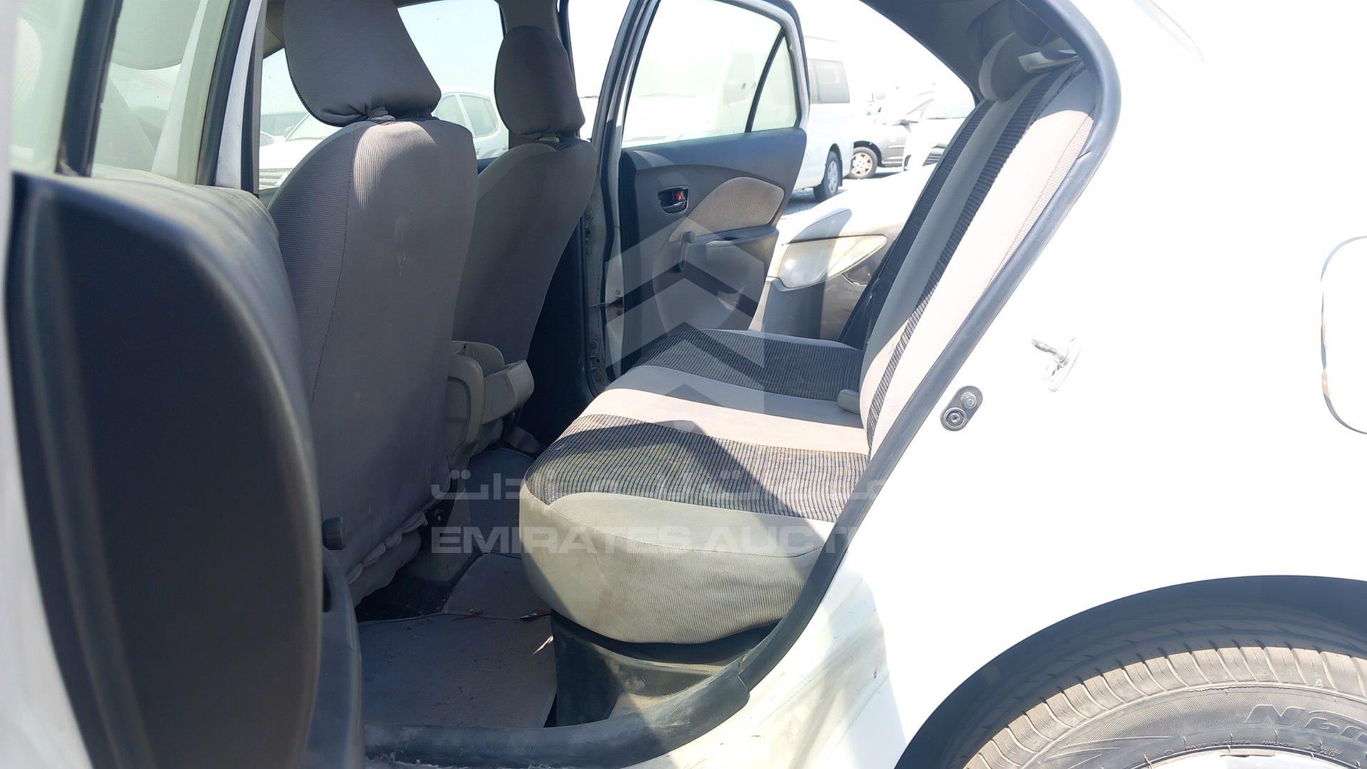 2006 TOYOTA YARIS VIN: JTDBW933561011032
