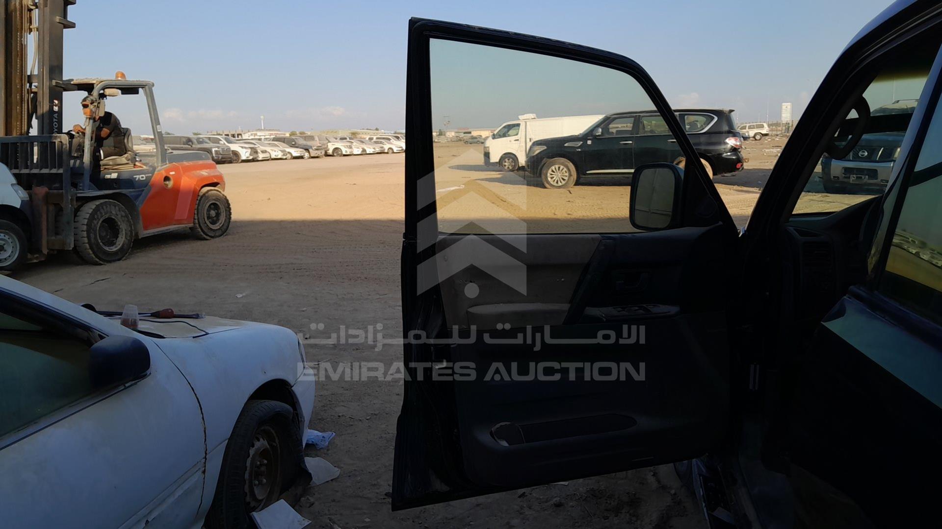 2007 MITSUBISHI PAJERO VIN: JMYLRV73W7J703442
