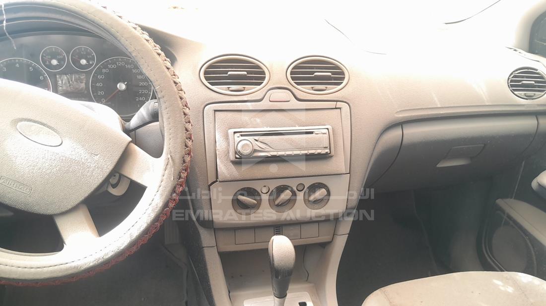 2006 Ford Focus — Entertainment Systems & Camera Monitor & Navigation — Photo 13