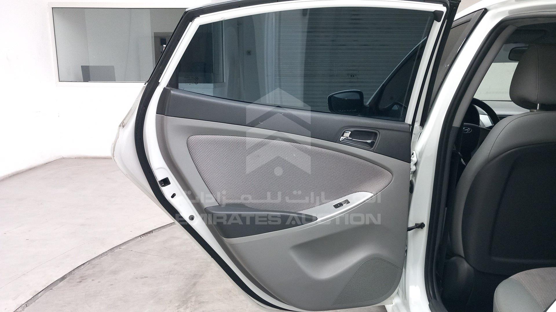 2015 HYUNDAI ACCENT VIN: KMHCT41BXFU710449