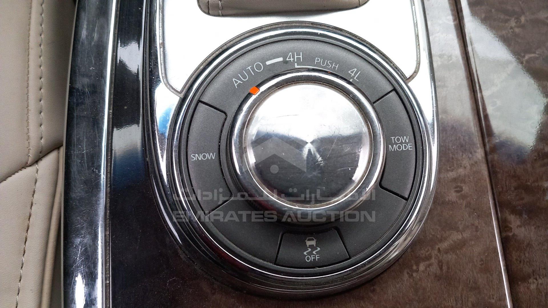 2011 INFINITI QX56 VIN: JNRAZ25Y6B9000720