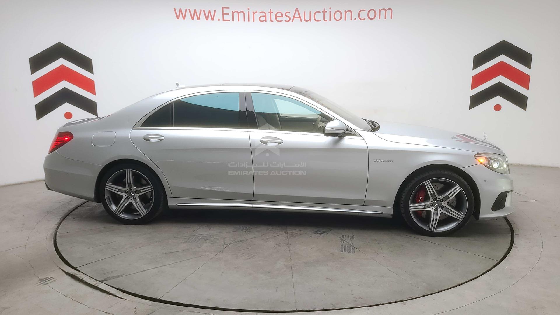 2015 MERCEDES S 63 AMG VIN: WDDUG7JB7FA074434