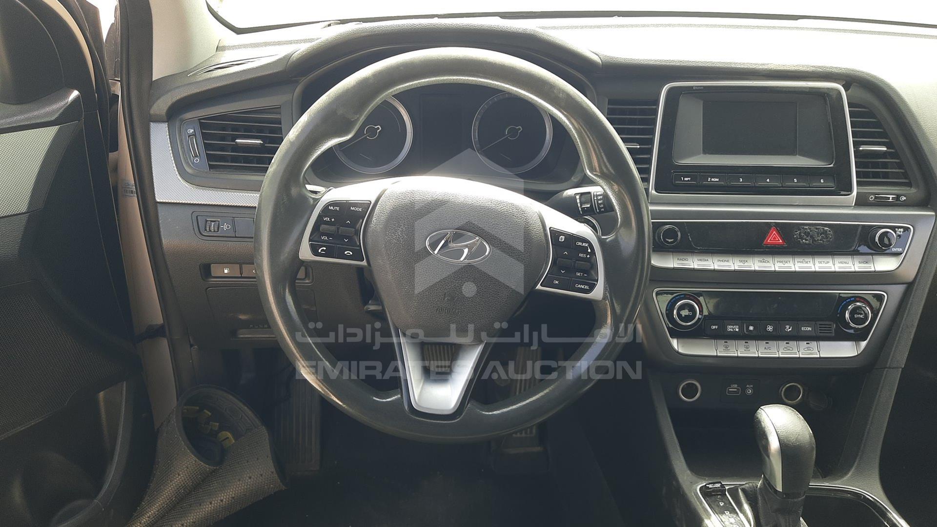 2019 HYUNDAI SONATA VIN: KMHE24139KA092931