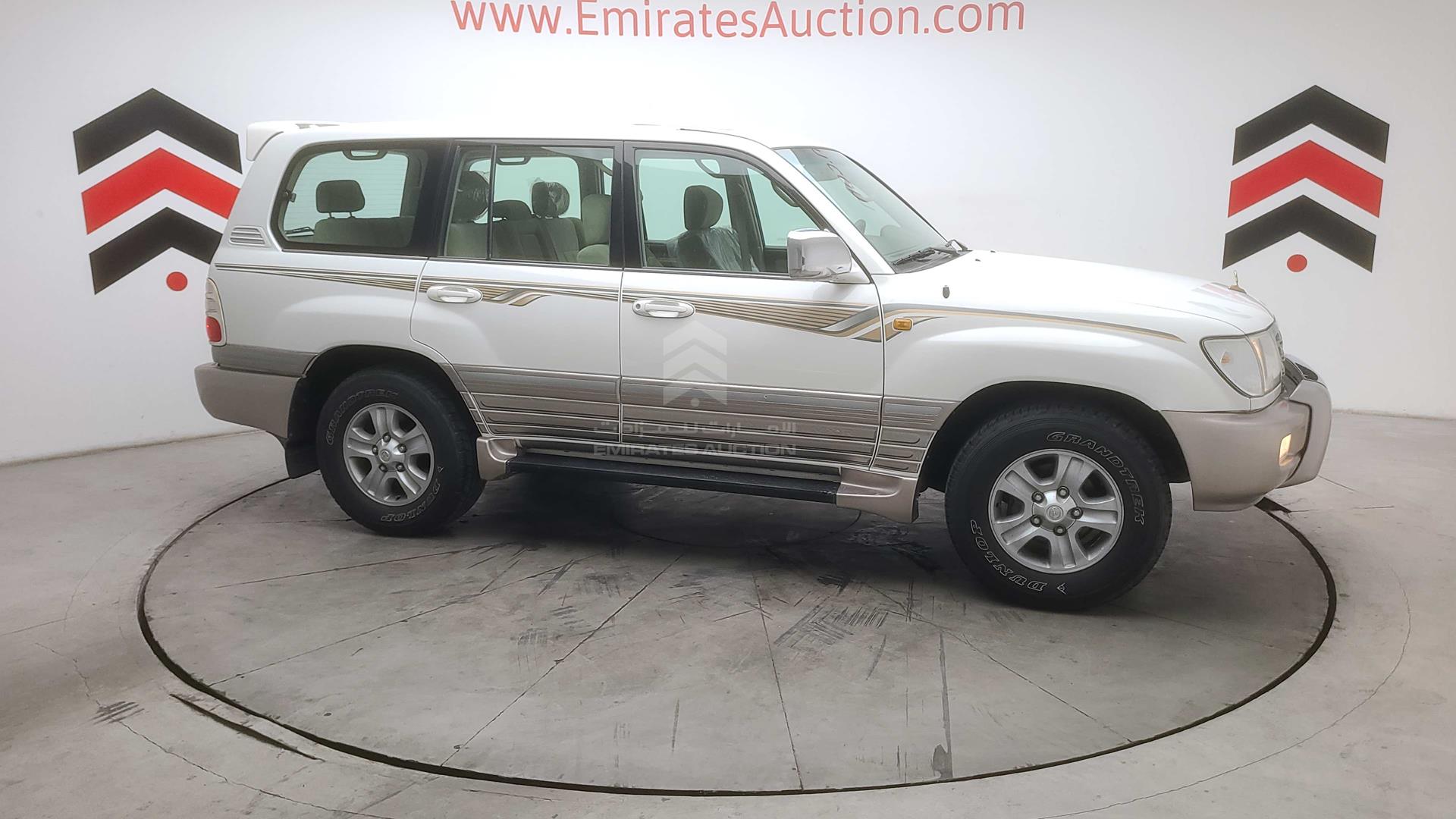 2004 TOYOTA LAND CRUISER VIN: JTEHT05J442060123
