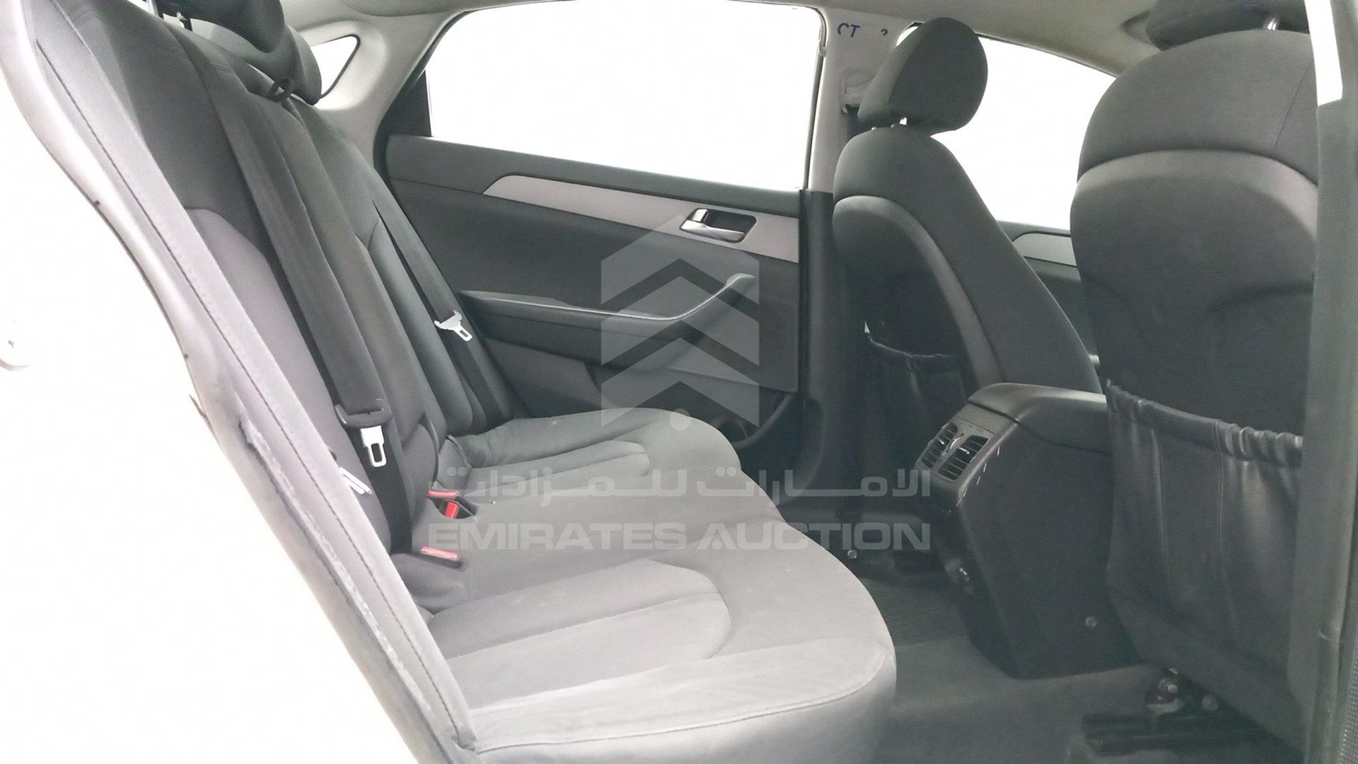 2019 HYUNDAI SONATA HYBRID VIN: KMHE24139KA093092