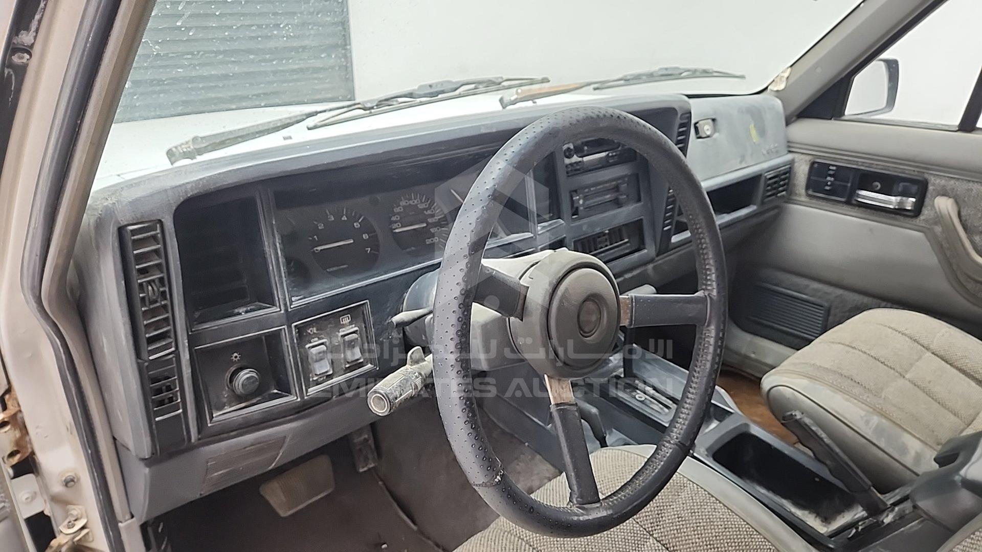 1994 JEEP CHEROKEE VIN: 1J4FJ28V1RL117420