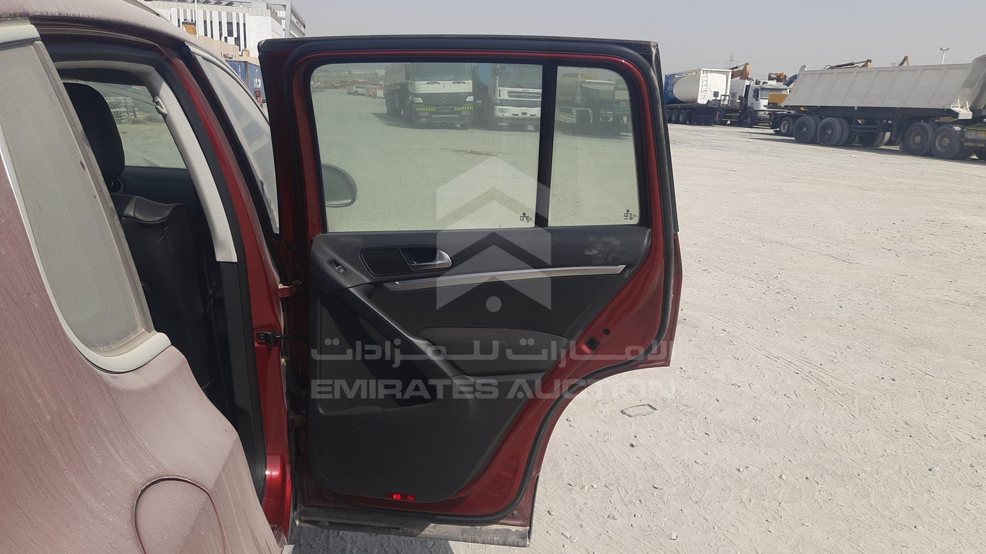 2012 VOLKSWAGEN TIGUAN VIN: WVGCE15NXCW045677
