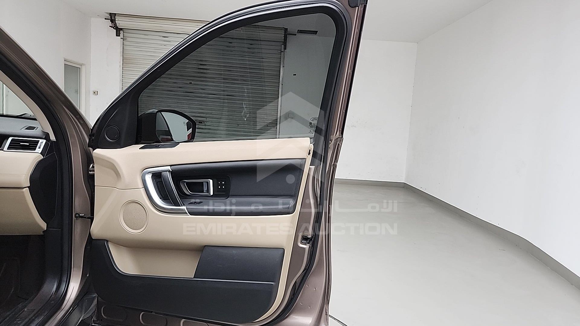 2017 LAND ROVER DISCOVERY VIN: SALCR2BG8HH661807