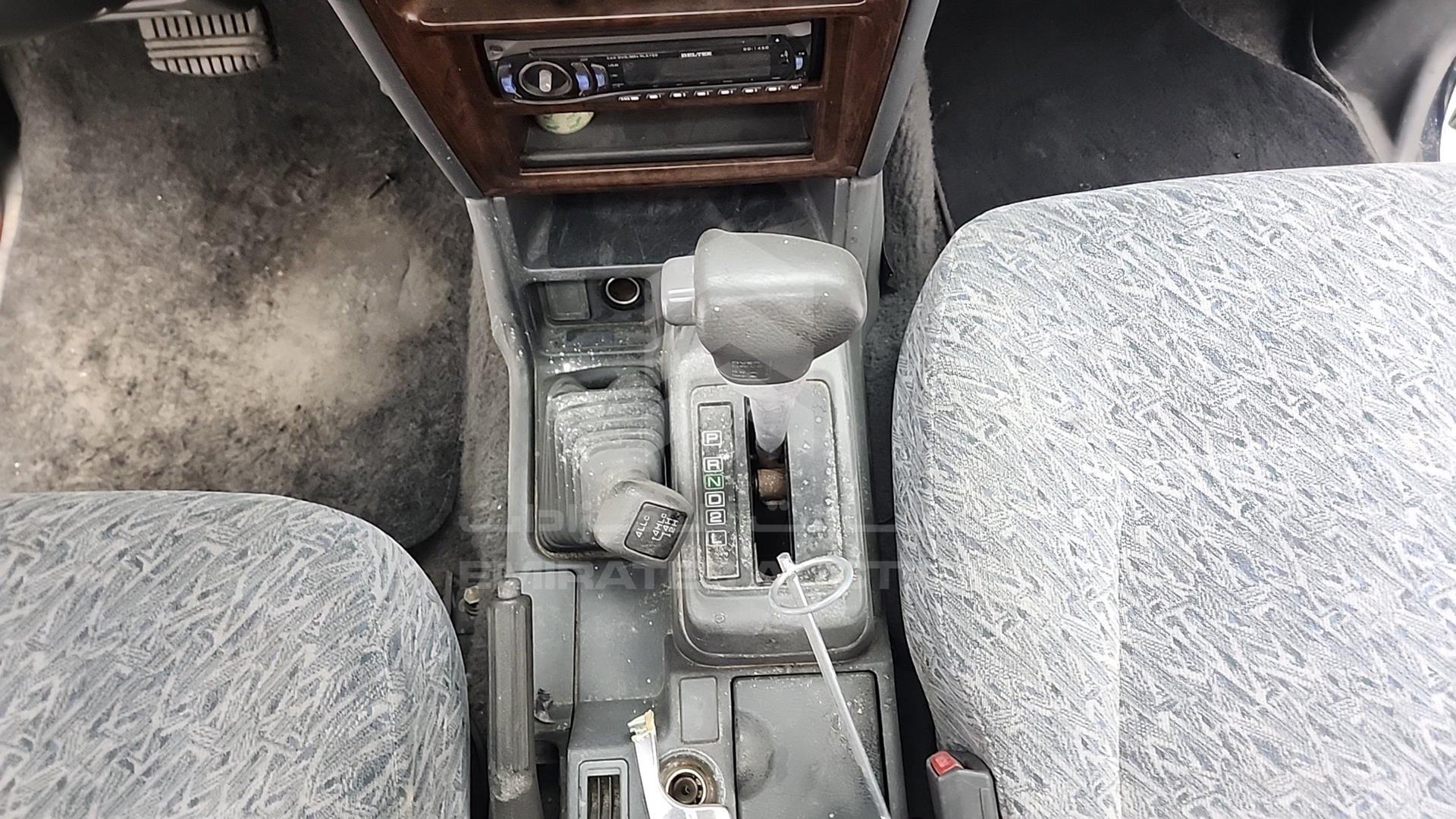 2000 MITSUBISHI PAJERO VIN: JMY0RV230YJ703802