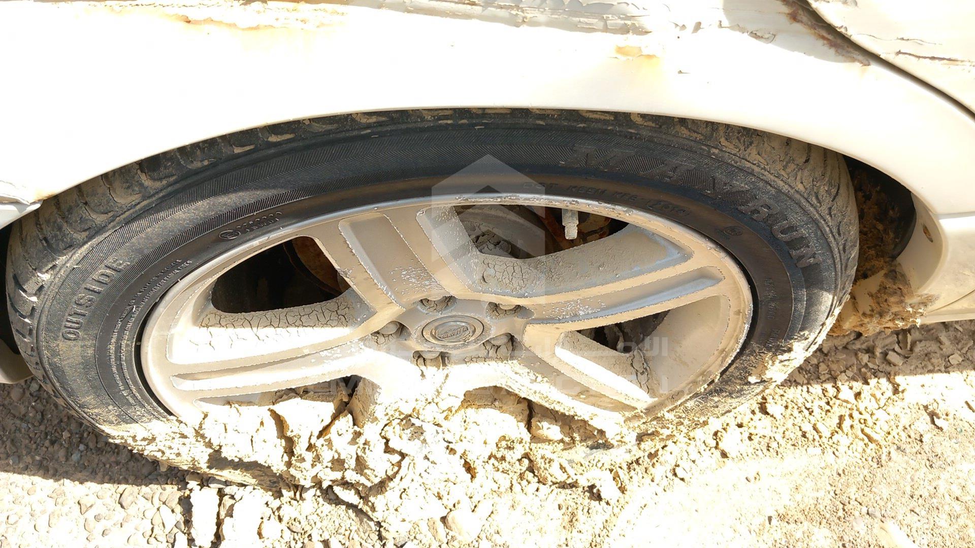 2004 KIA OPIRUS VIN: KNALD224445028628