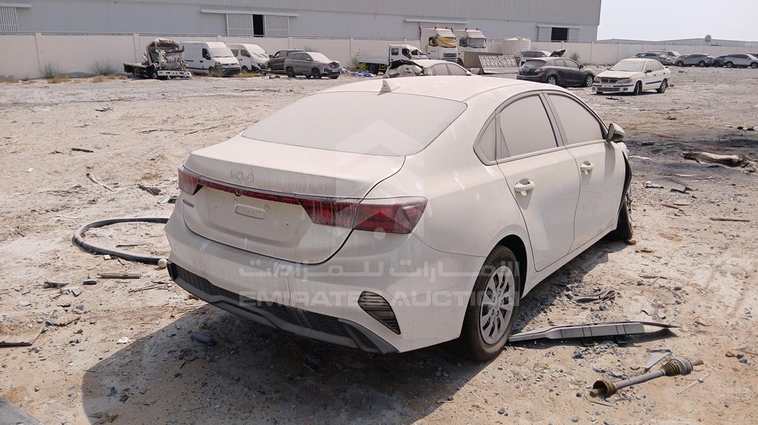 كيا سيراتو 2024 — الزاوية الخلفية اليمنى — صورة 8