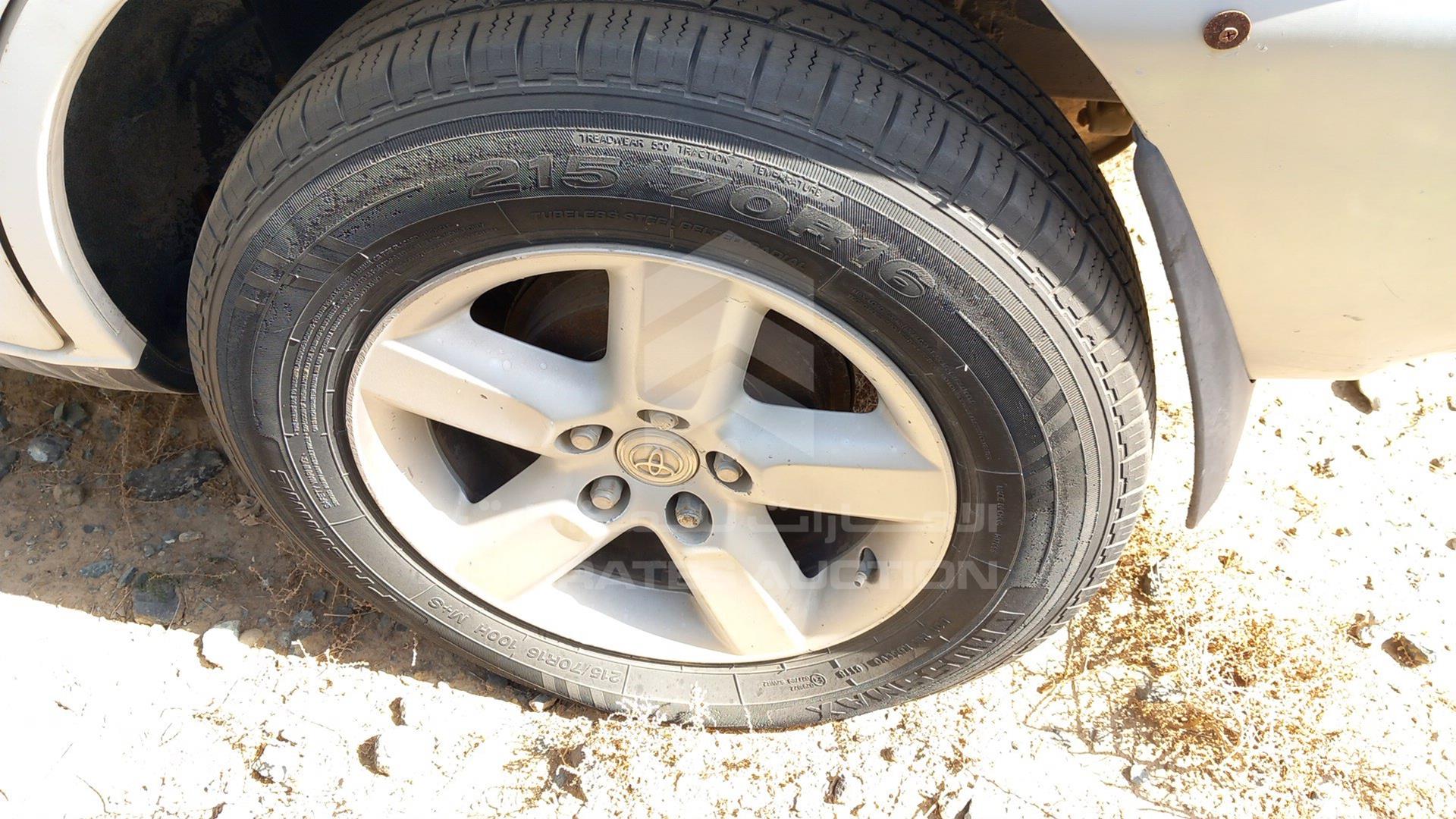 2001 TOYOTA RAV-4 VIN: JTEHH20V510111028