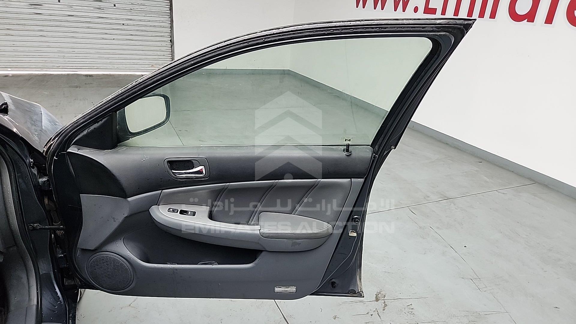 2005 HONDA ACCORD VIN: JHMCN36565C014296