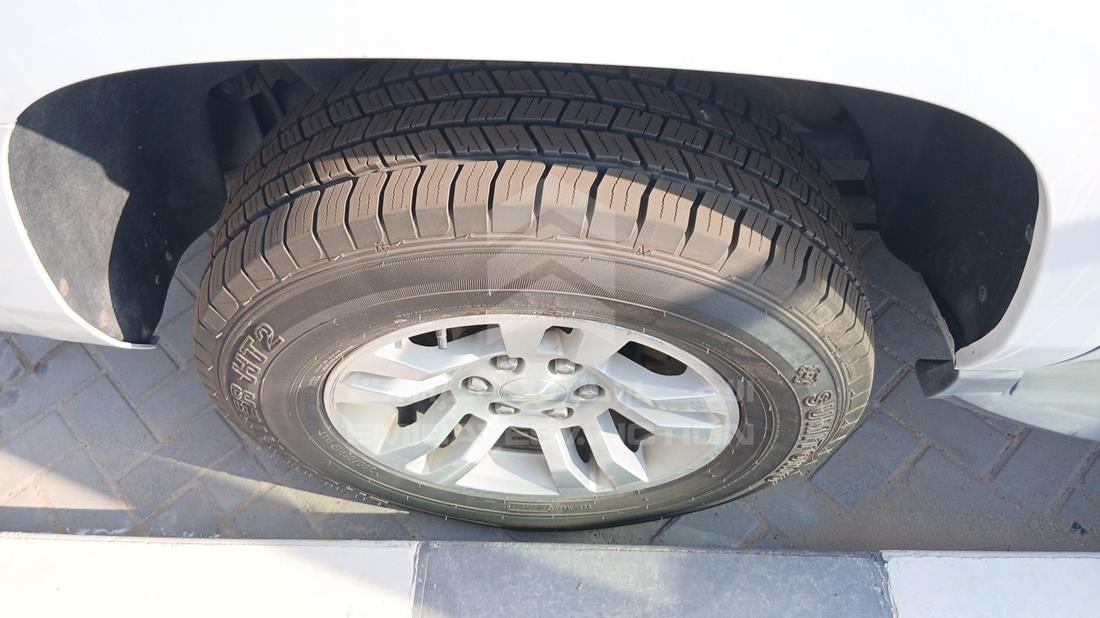 2019 Chevrolet Suburban — Rear Right Tyre — Photo 30