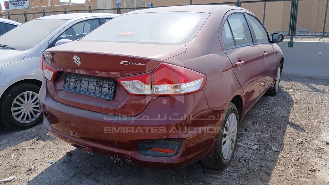 سوزوكي سياز 2023 — الزاوية الخلفية اليمنى — صورة 9