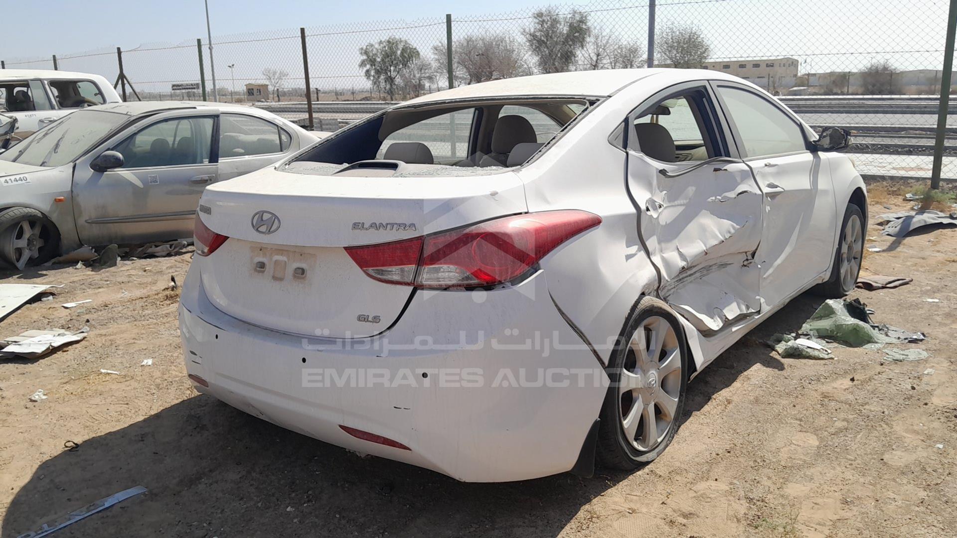 2014 HYUNDAI ELANTRA VIN: KMHDH41E8EU940490