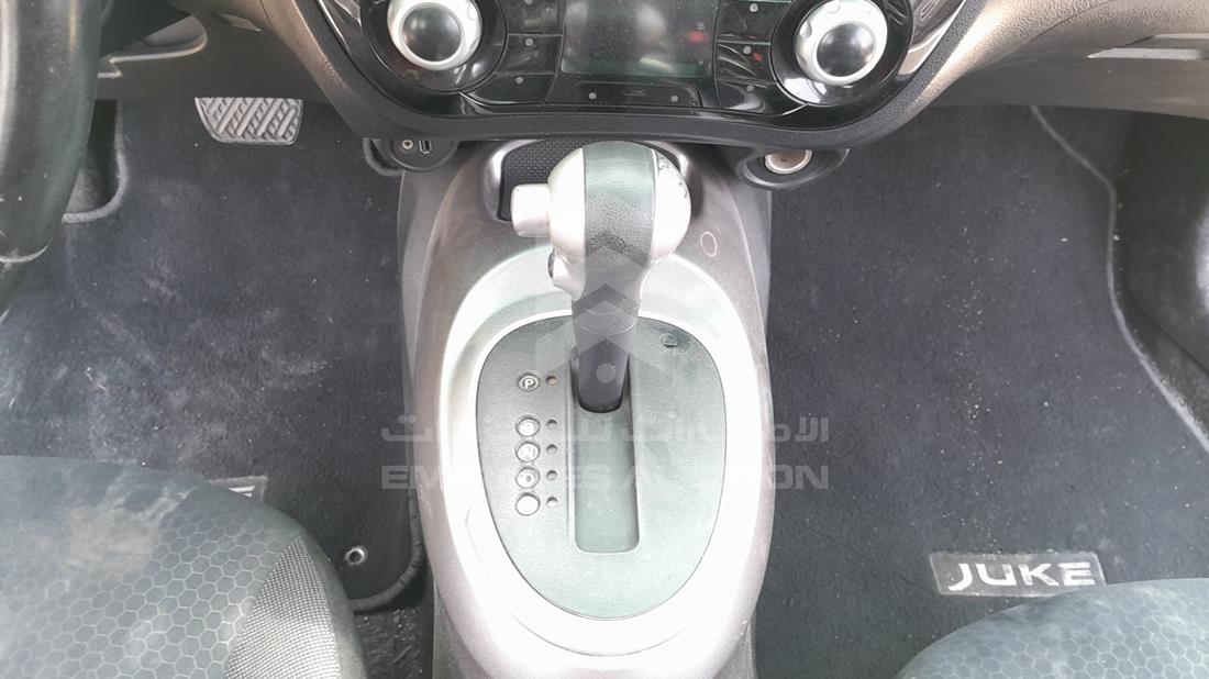 2015 Nissan Juke — Gear View — Photo 17