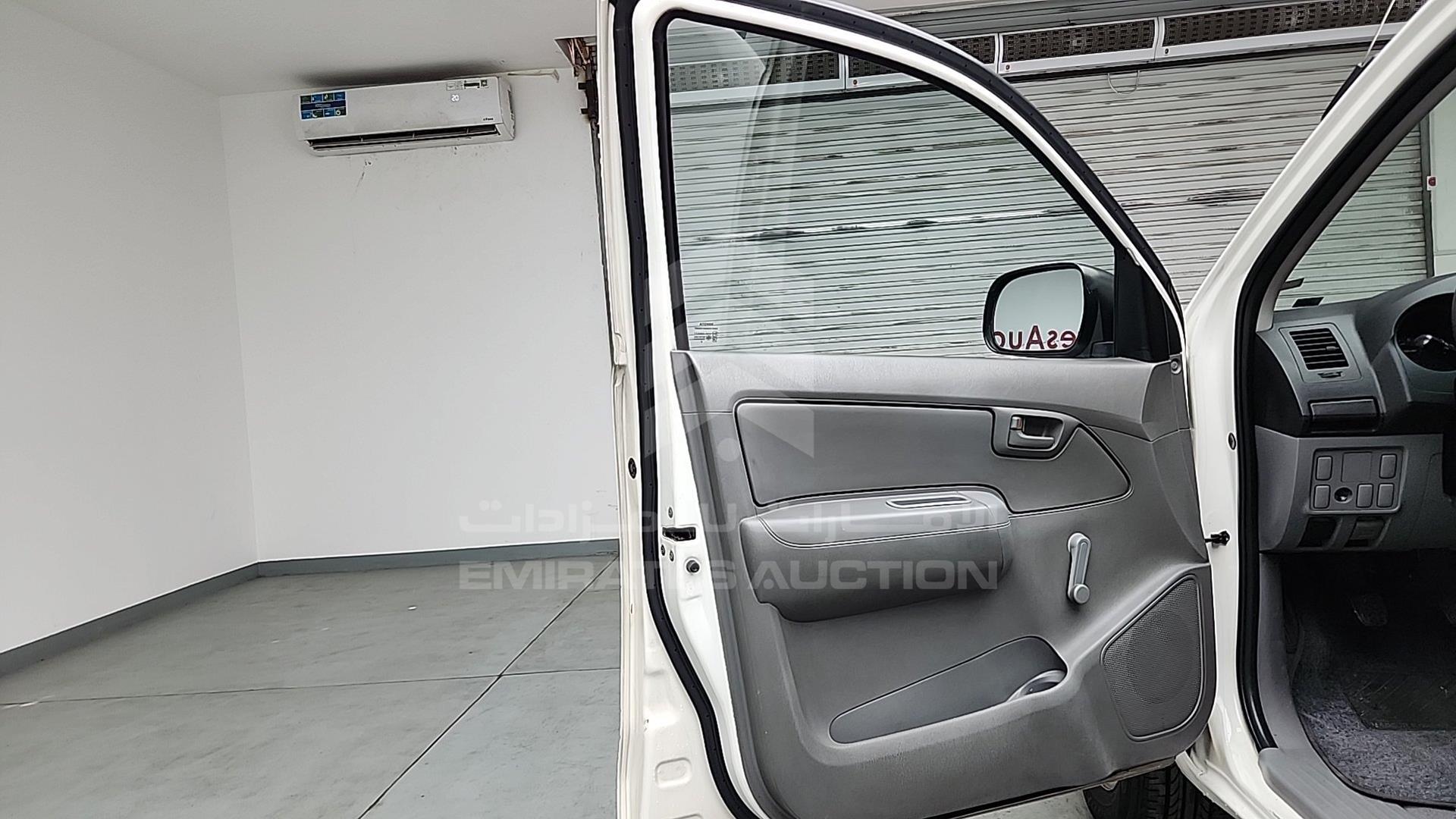 2011 TOYOTA HILUX VIN: MR0EX12G2B2047248