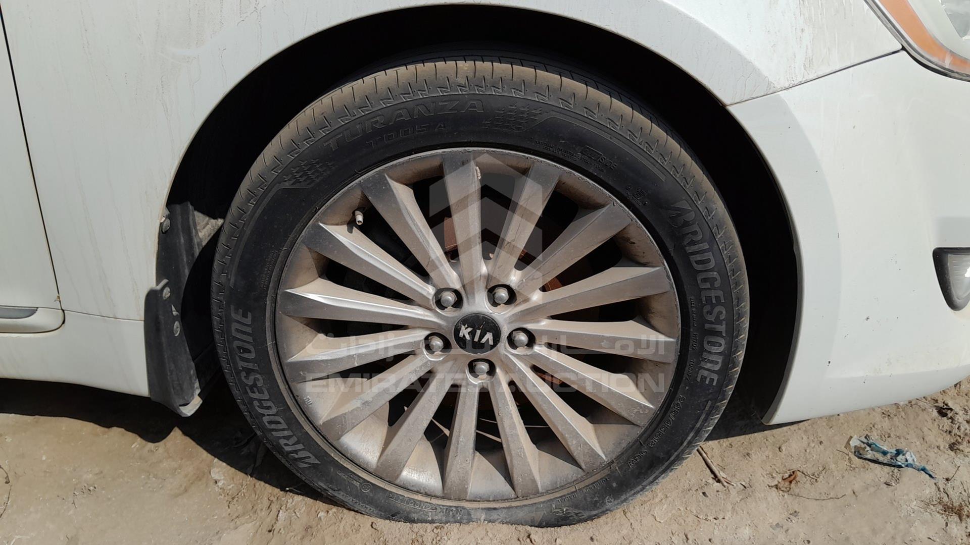 2012 KIA CADENZA VIN: KNALN4142C5064245